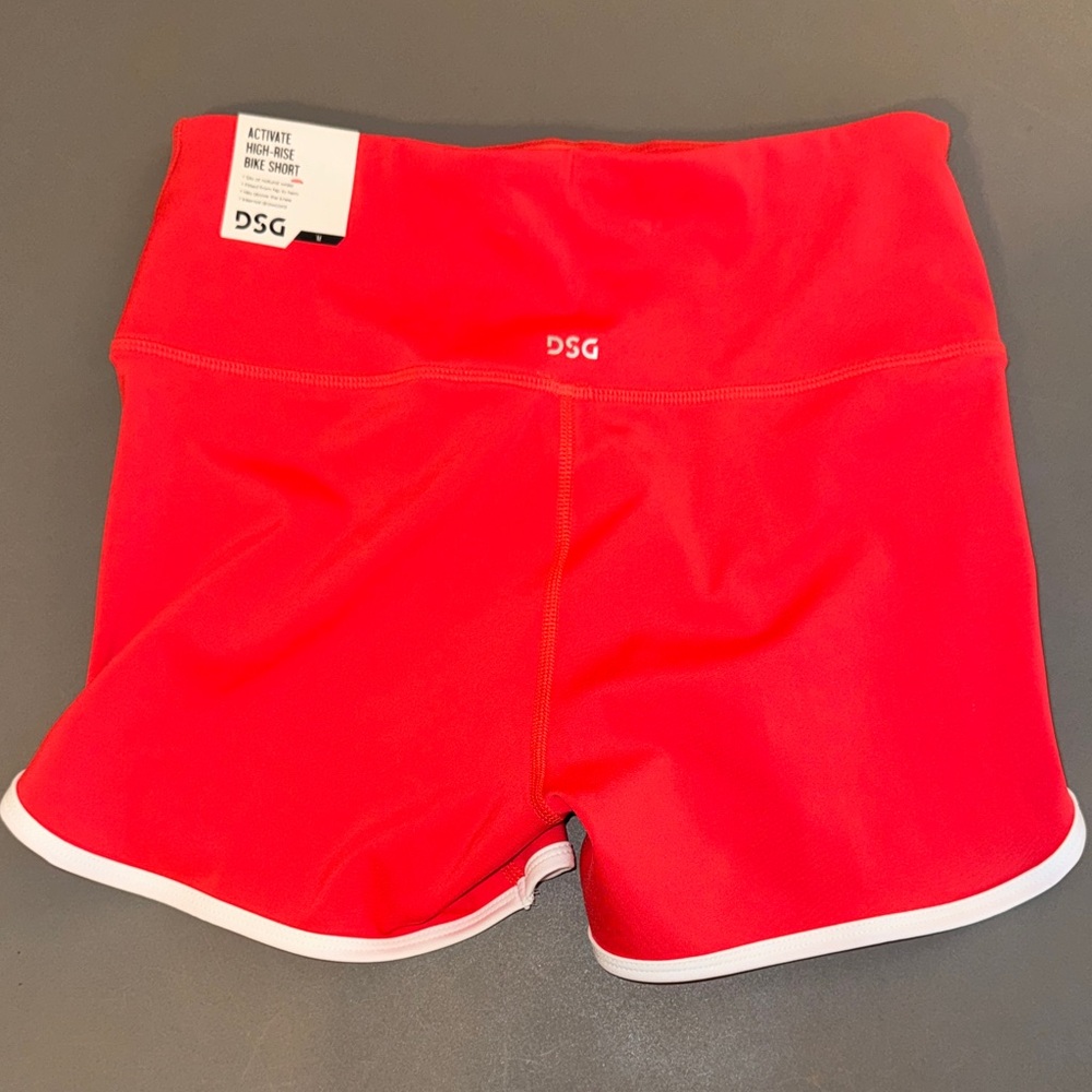 DSG Women's Red Bicycle Athletic Shorts Size M Runs Small - Picture 3 of 7
